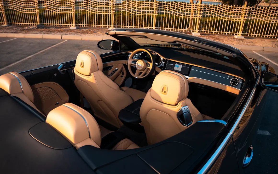 Bentley Continental GTC Mulliner - image 17