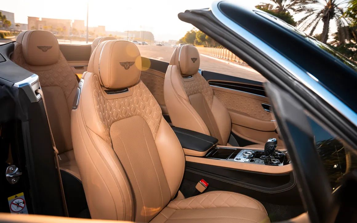 Bentley Continental GTC Mulliner - image 19