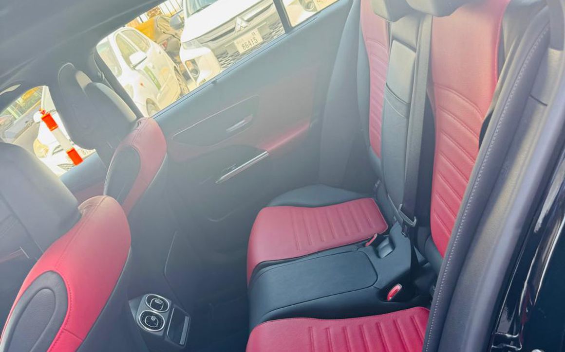 MERCEDES C200 - 2023 - image 9