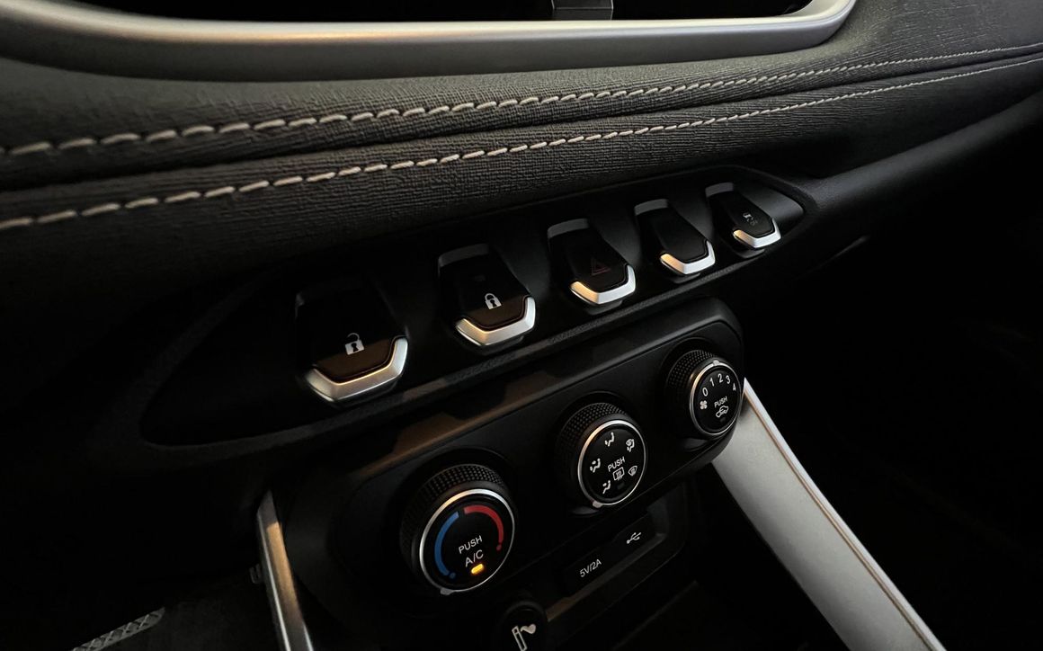 Chevrolet Captiva - image 24