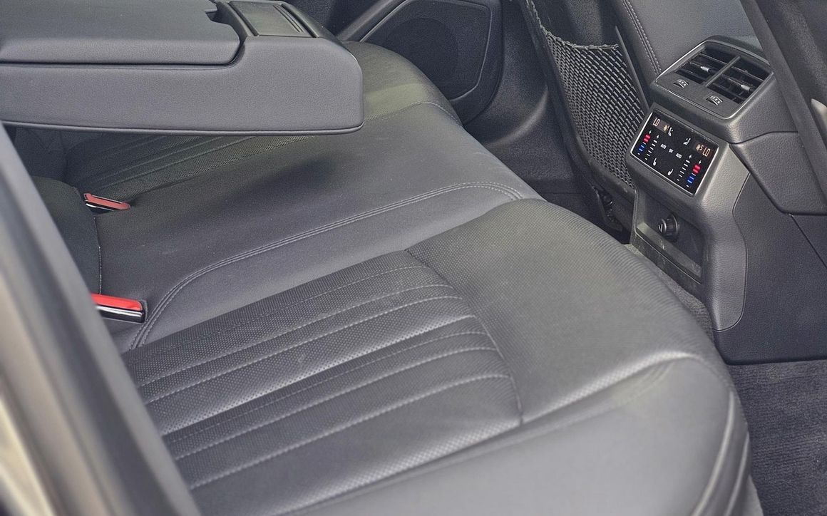 AUDI A6 - image 8