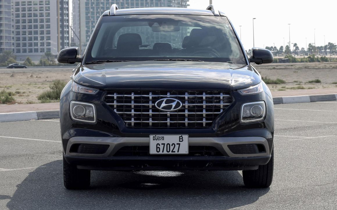 Hyundai Venue - image 2