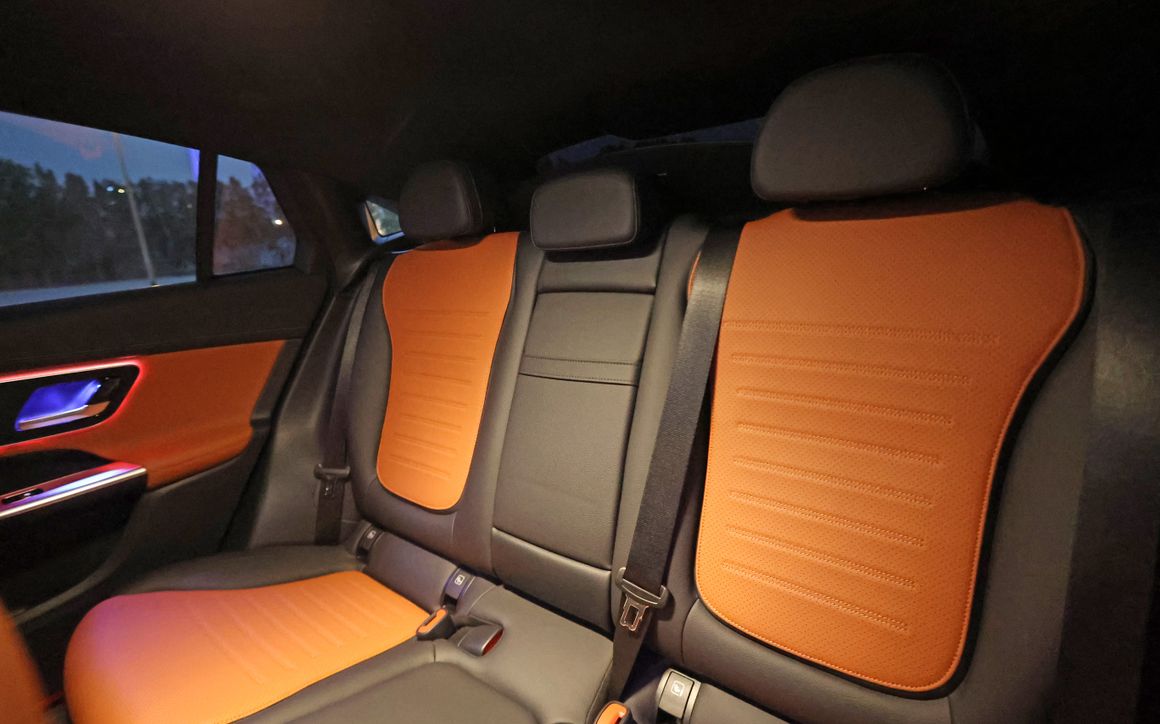 Mercedes Benz GLC200 Coupe Black - image 18