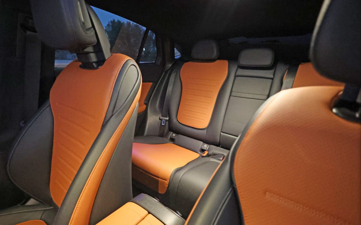Mercedes Benz GLC200 Coupe Black - image 15
