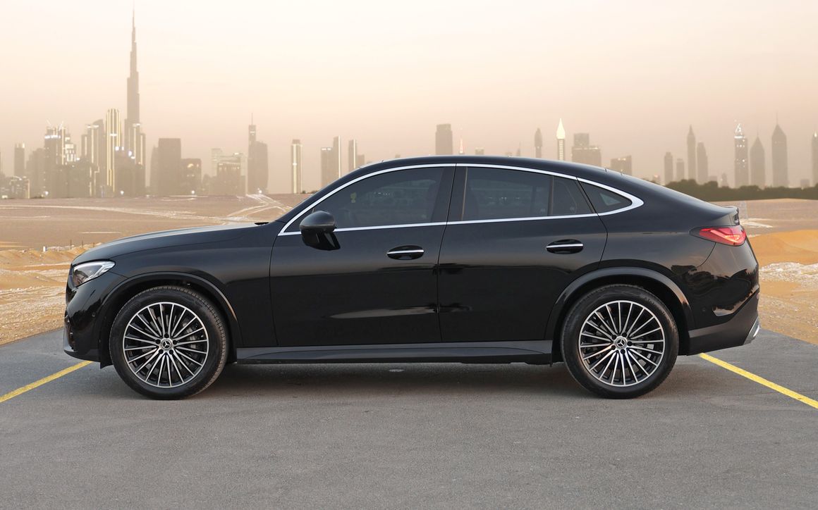 Mercedes Benz GLC200 Coupe Black - image 2