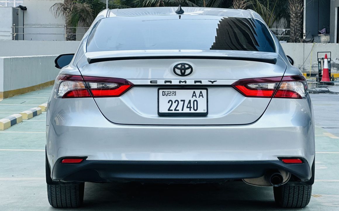 Toyota Camry - image 5