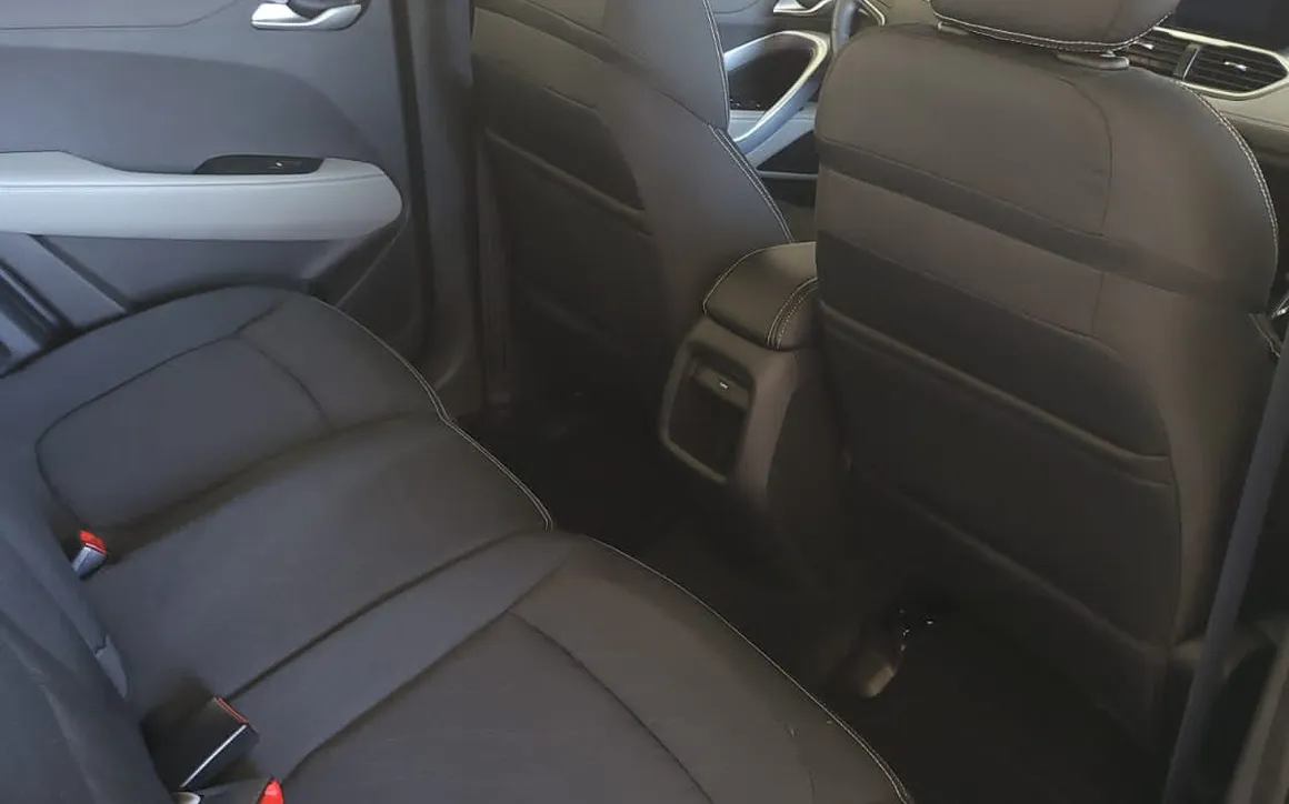 Chevrolet Groove - image 17