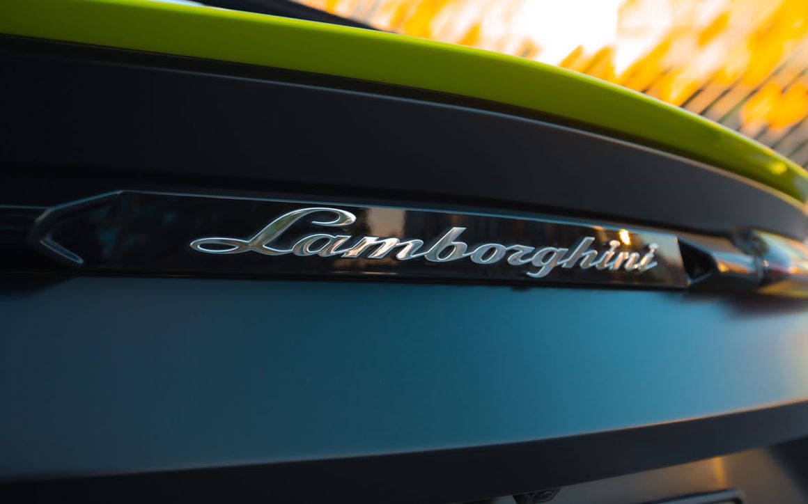 LAMBORGHINI URUS MY20 - image 3