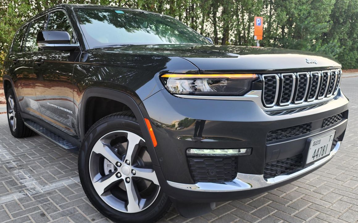 Jeep Grand Cherokee - image 1