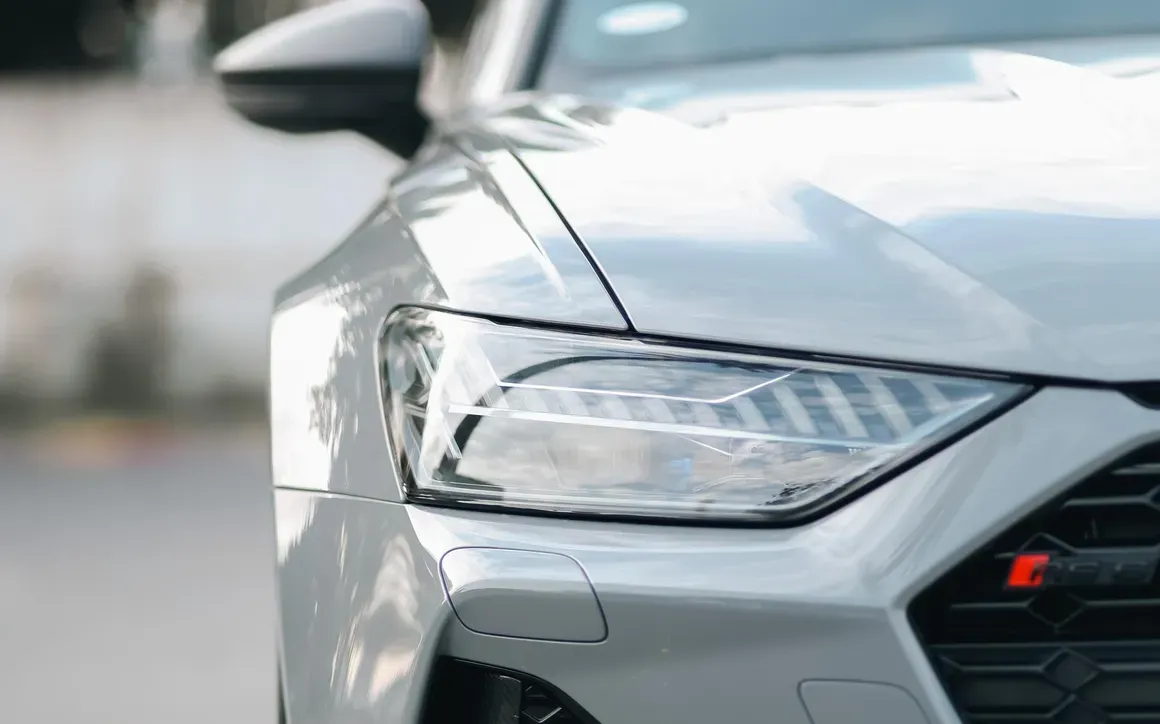 Audi RS6 Avant Gray - image 14