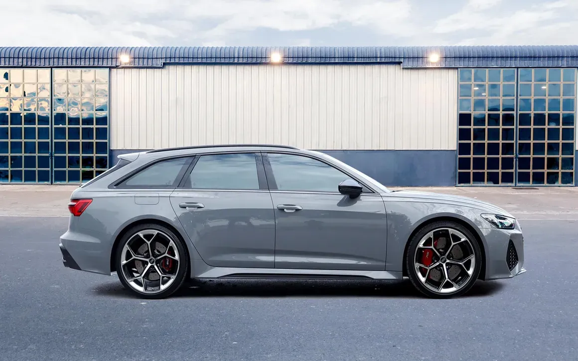 Audi RS6 Avant Gray - image 5