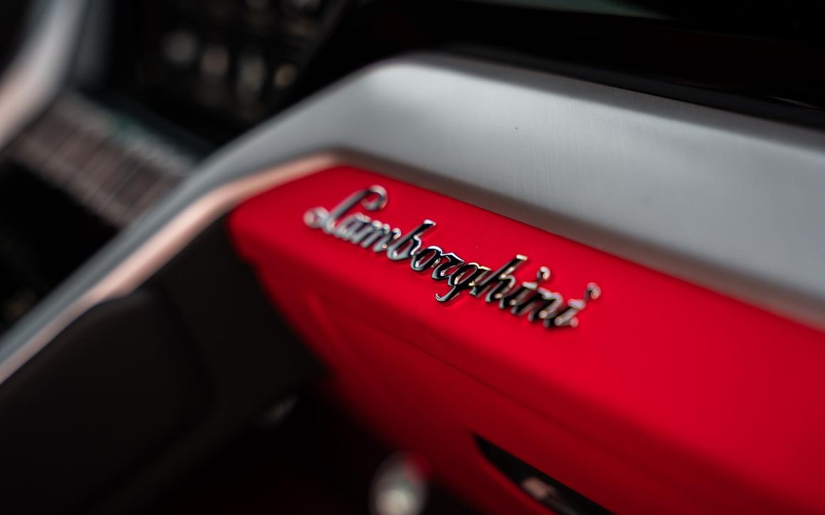 Lamborghini Urus - image 12