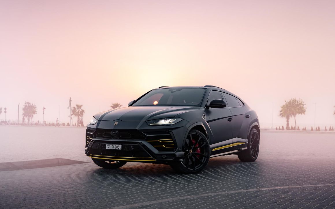 Lamborghini Urus - image 1