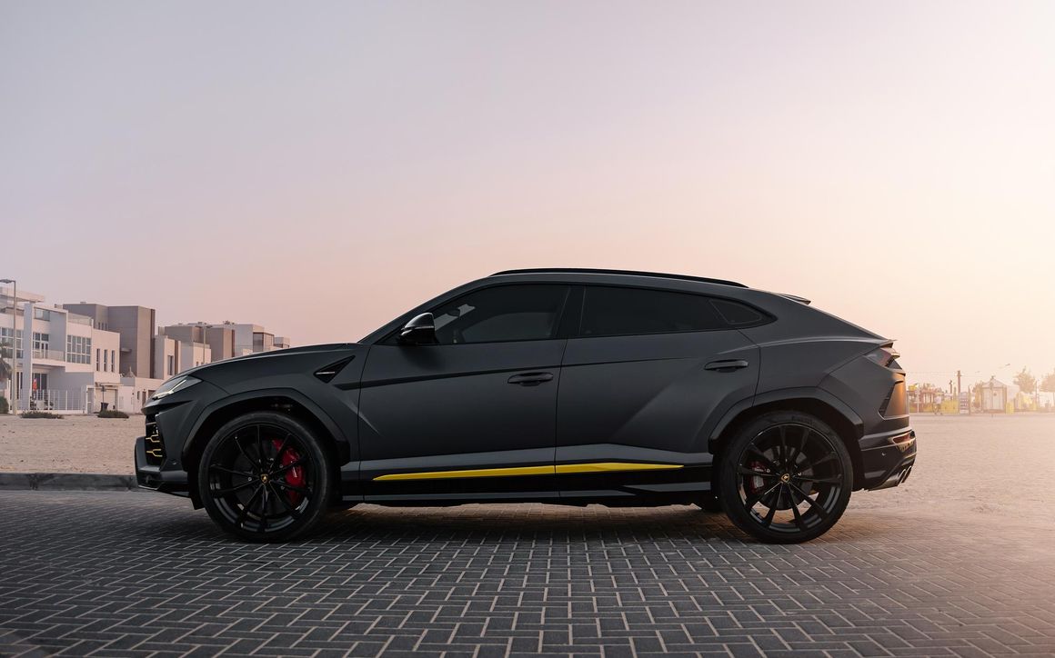 Lamborghini Urus - image 2