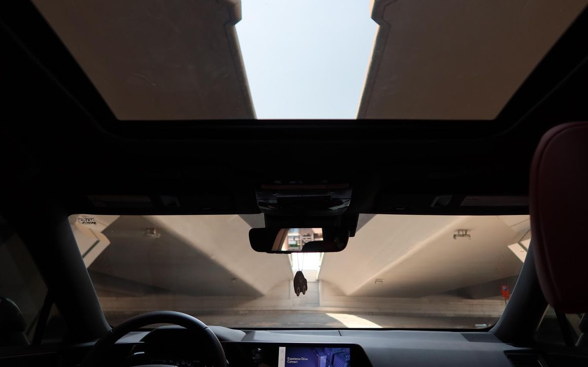 Lexus NX250 - image 9