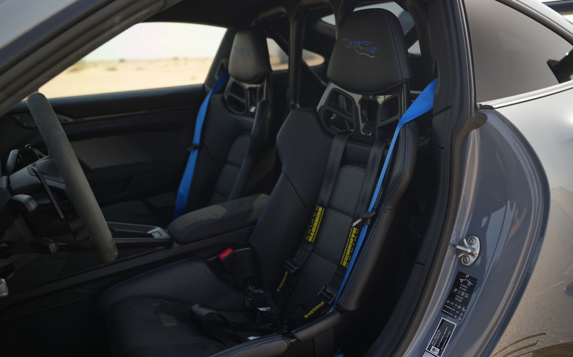 PORSCHE GT3 RS - image 8