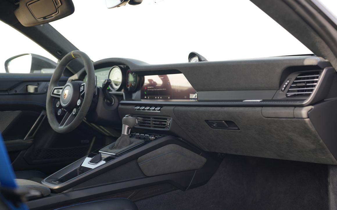 PORSCHE GT3 RS - image 11