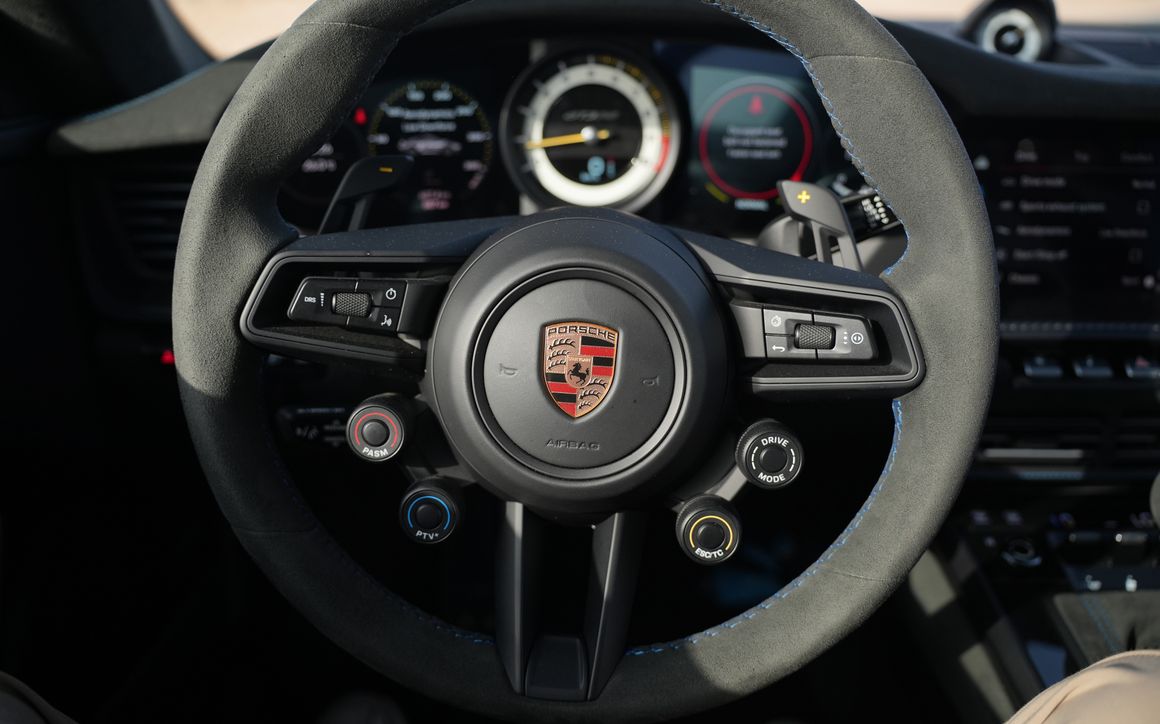 PORSCHE GT3 RS - image 12