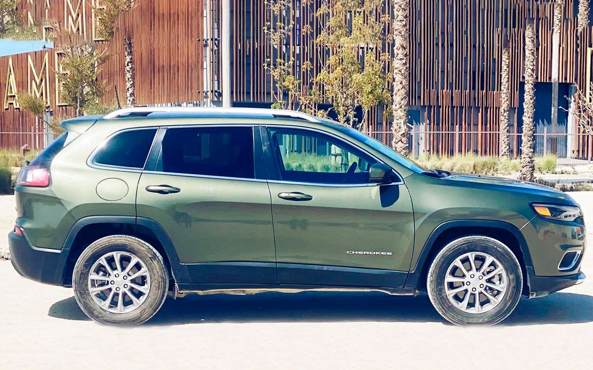 JEEP CHEROKEE - image 3