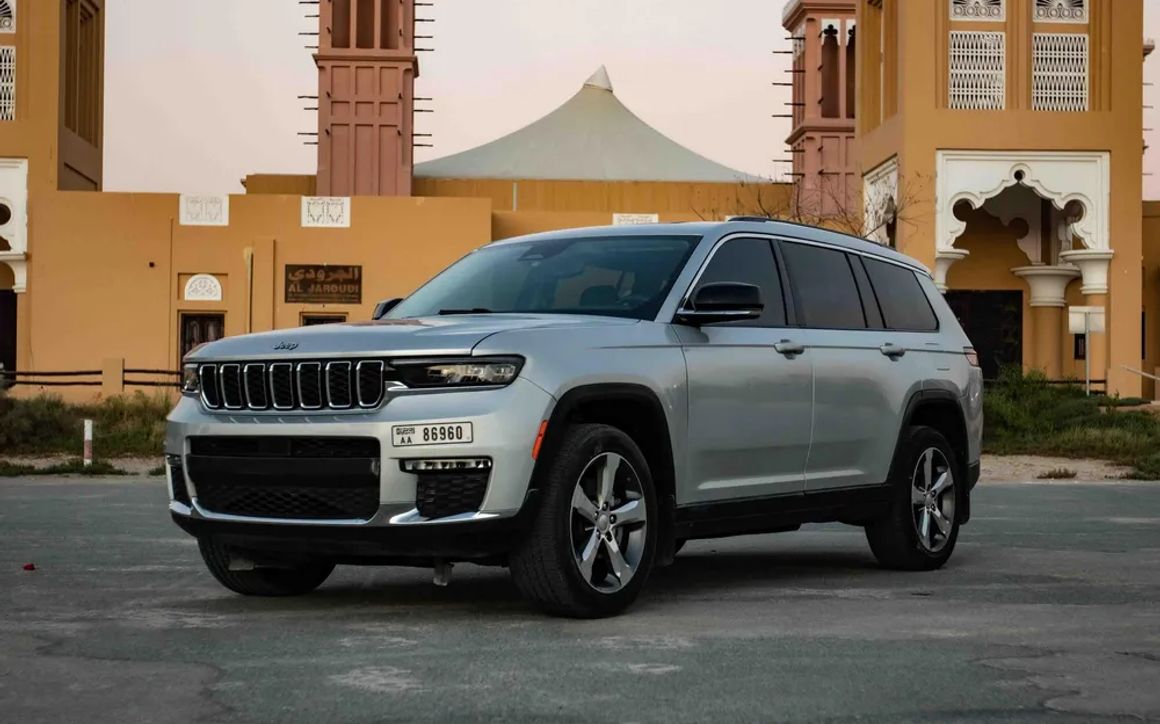 JEEP GRAND CHEROKEE - image 1