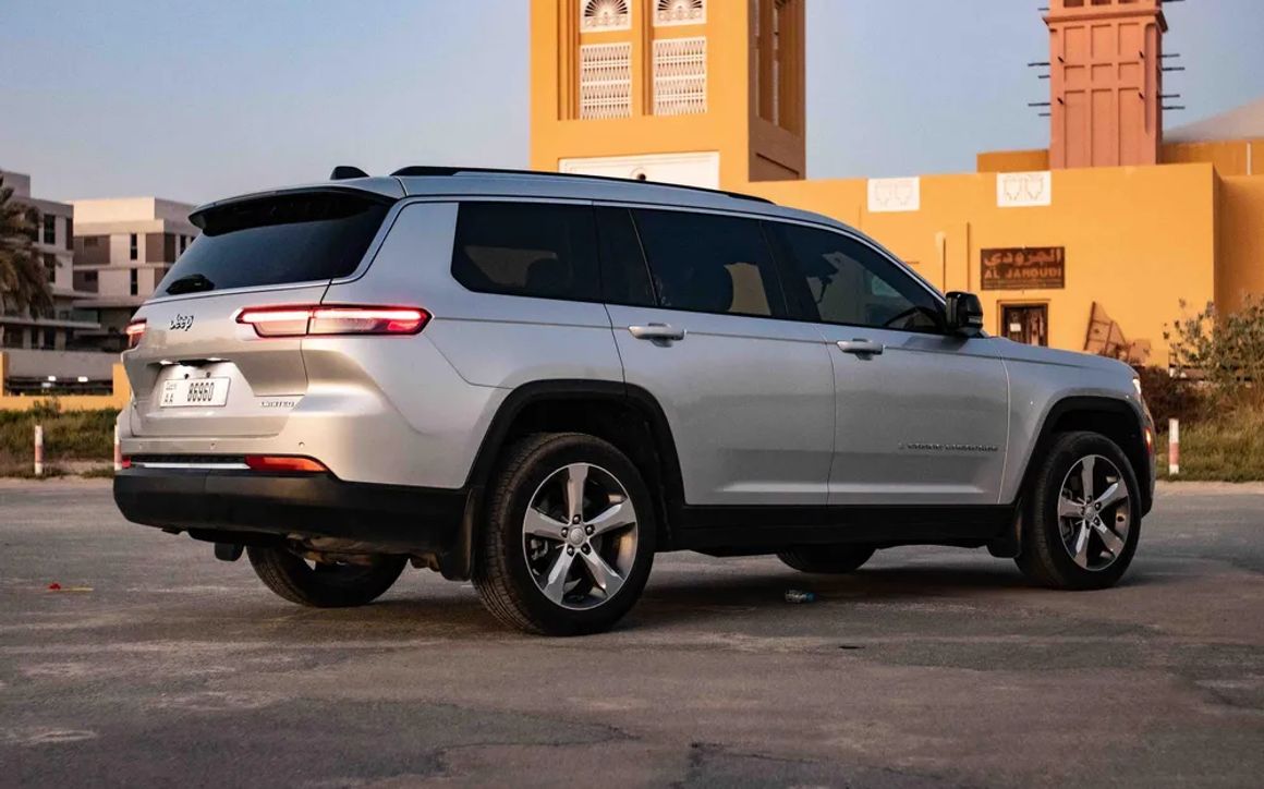 JEEP GRAND CHEROKEE - image 6