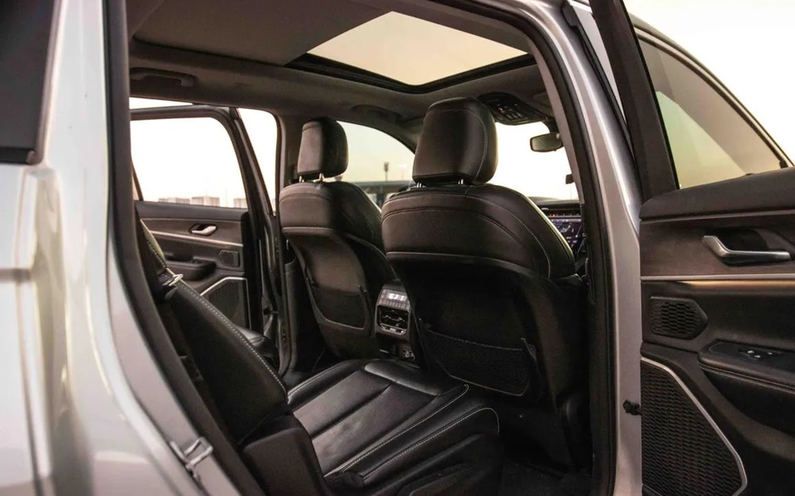 JEEP GRAND CHEROKEE - image 11