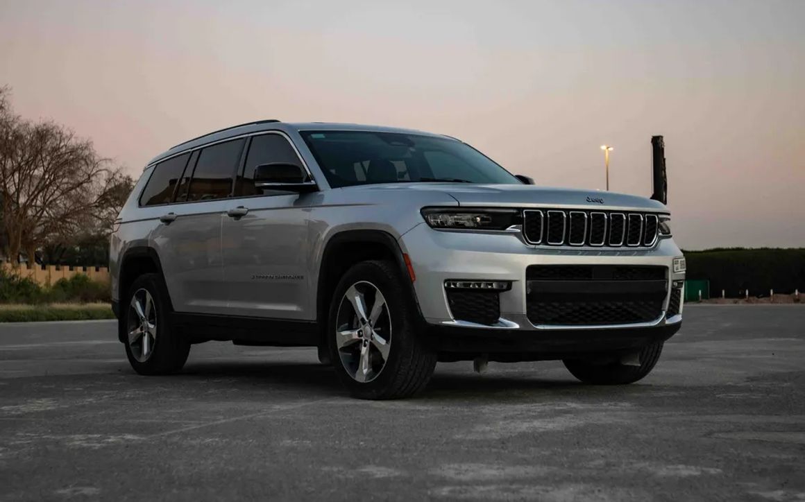 JEEP GRAND CHEROKEE - image 4