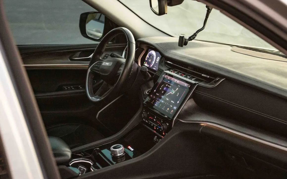 JEEP GRAND CHEROKEE - image 15