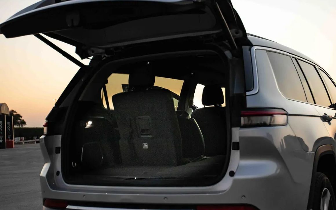 JEEP GRAND CHEROKEE - image 10