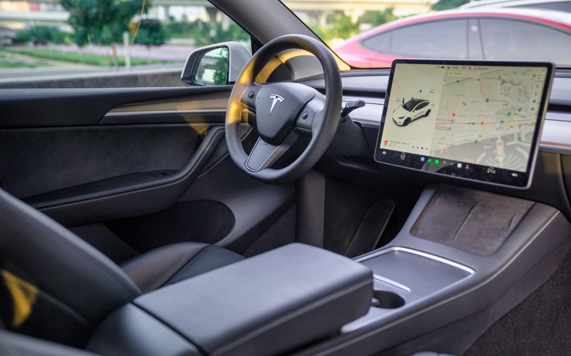 TESLA MODEL Y LONG - image 13
