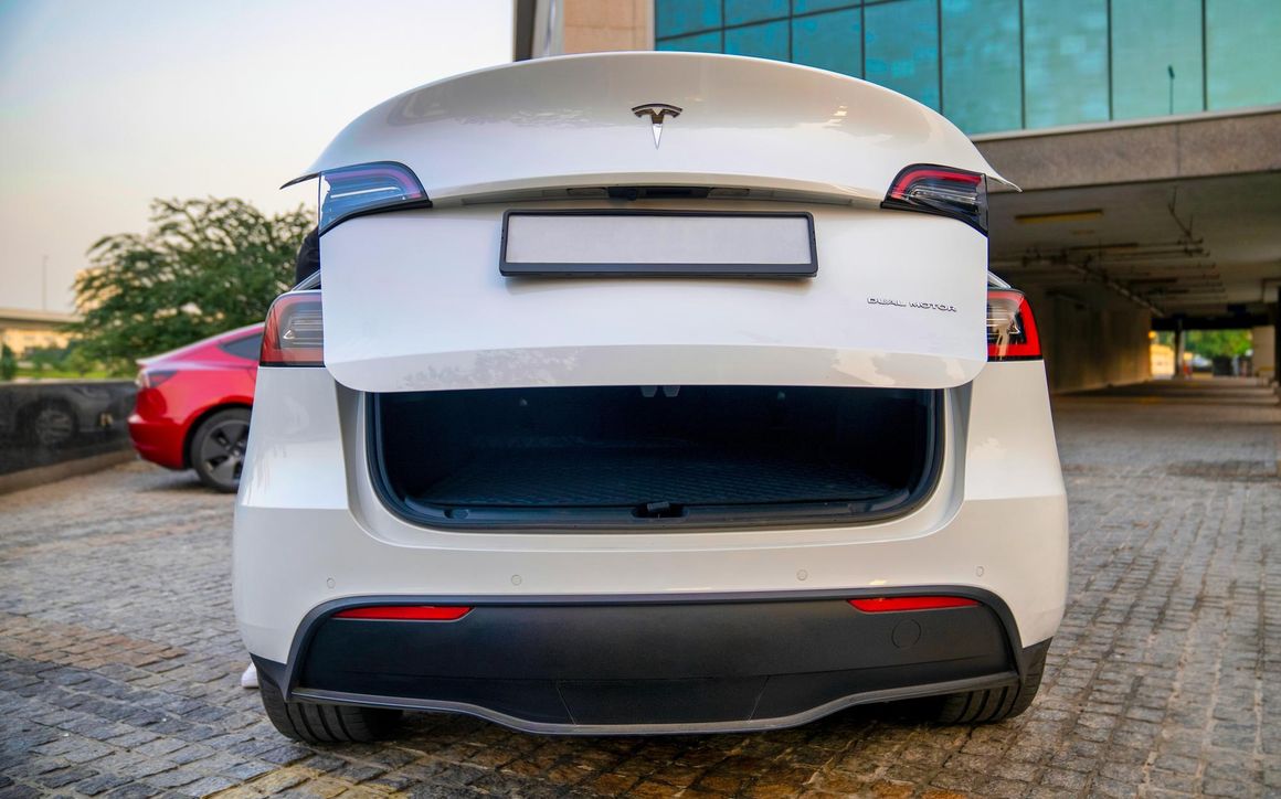 TESLA MODEL Y LONG - image 12