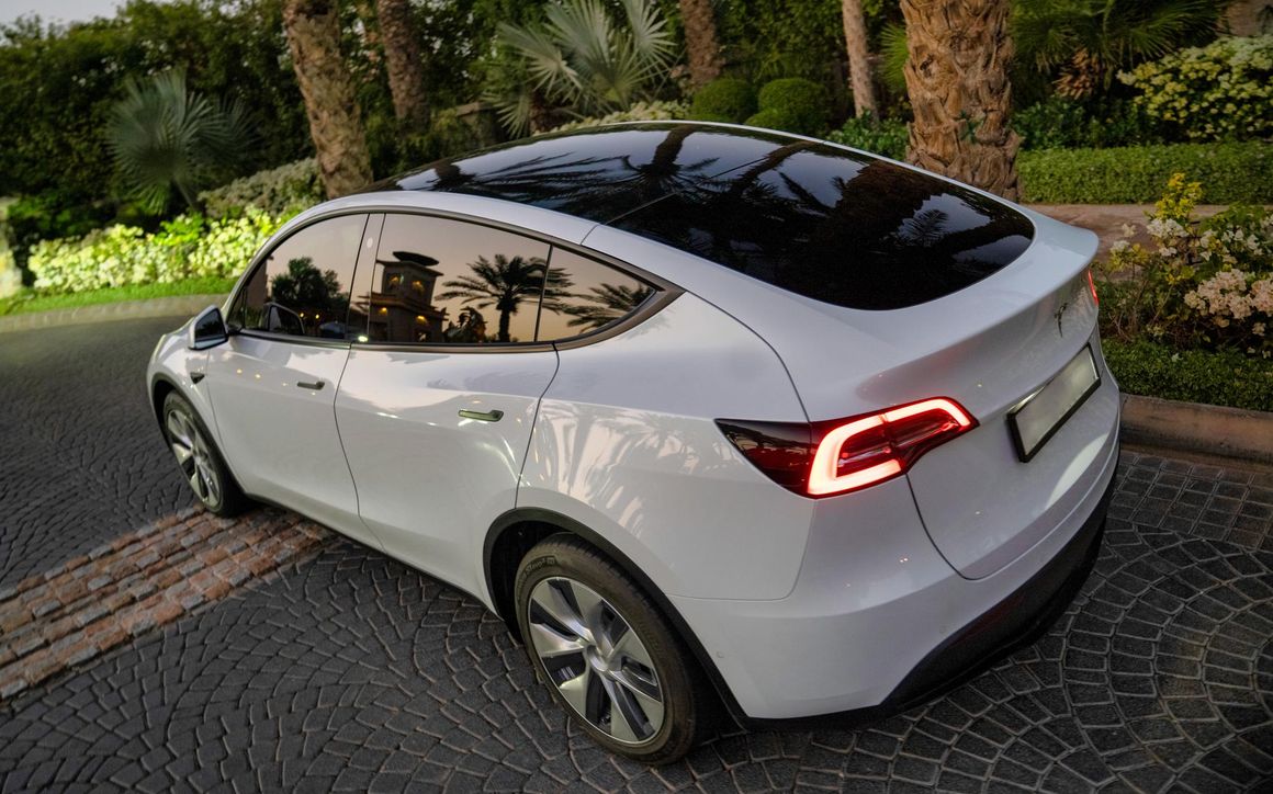 TESLA MODEL Y LONG - image 11