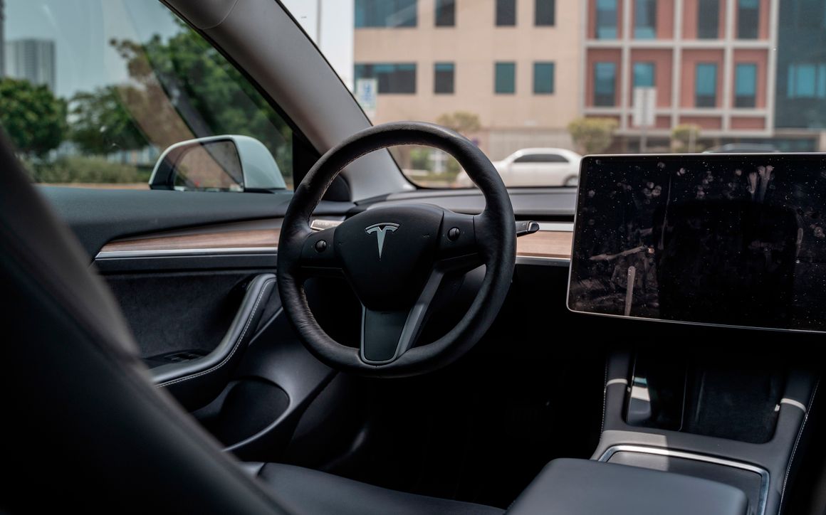 Tesla Model 3 - image 7