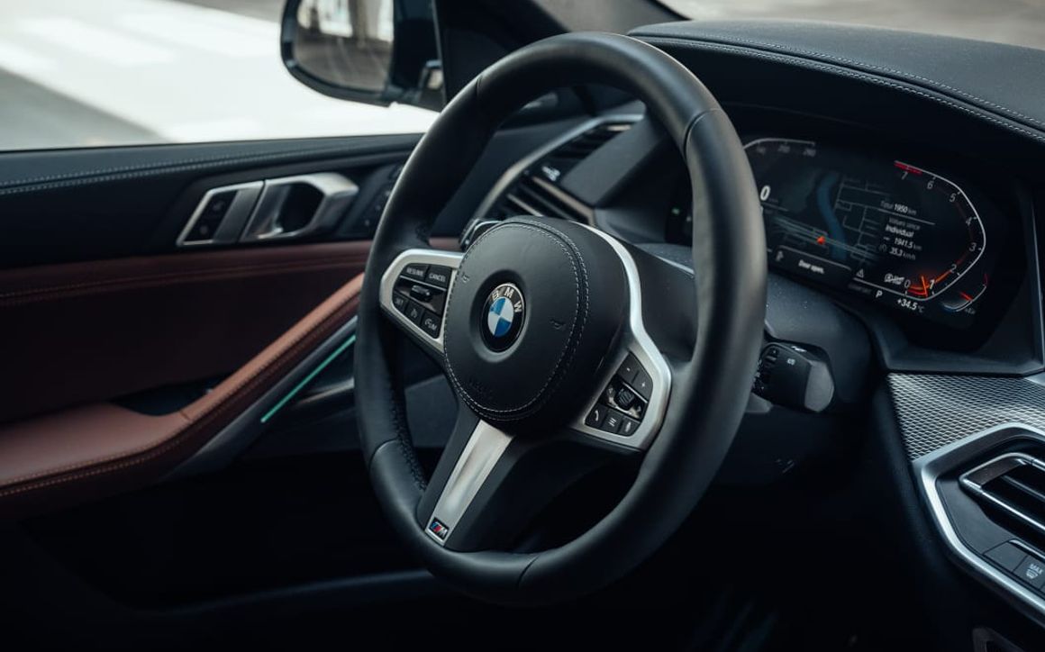 BMW X6 - image 9