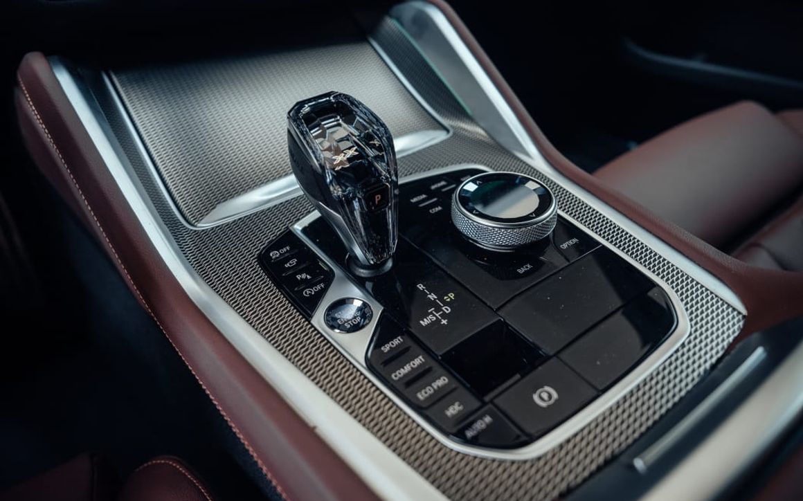 BMW X6 - image 12