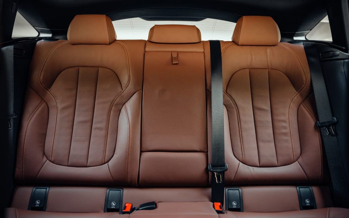 BMW X6 - image 13
