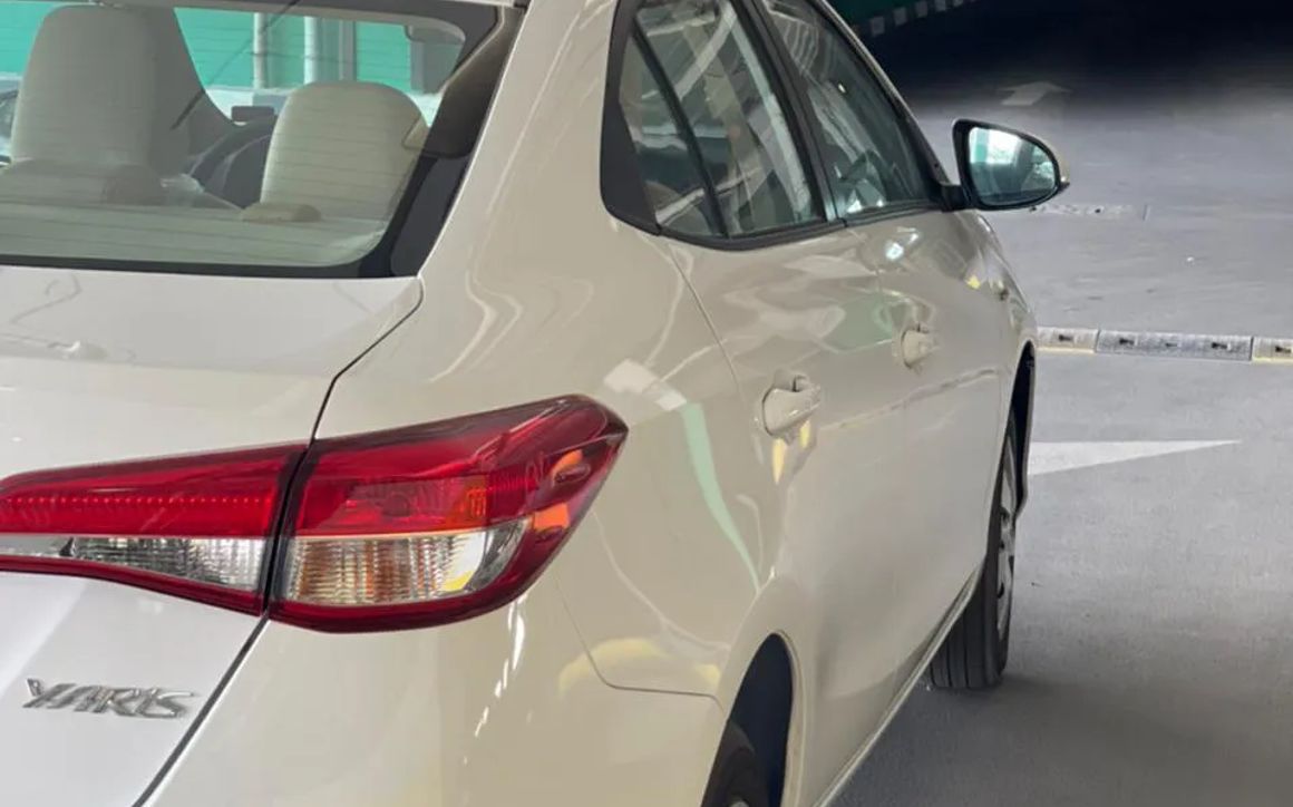 TOYOTA YARIS - image 5