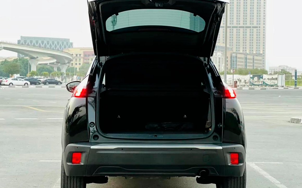 PEUGEOT 2008 - image 4
