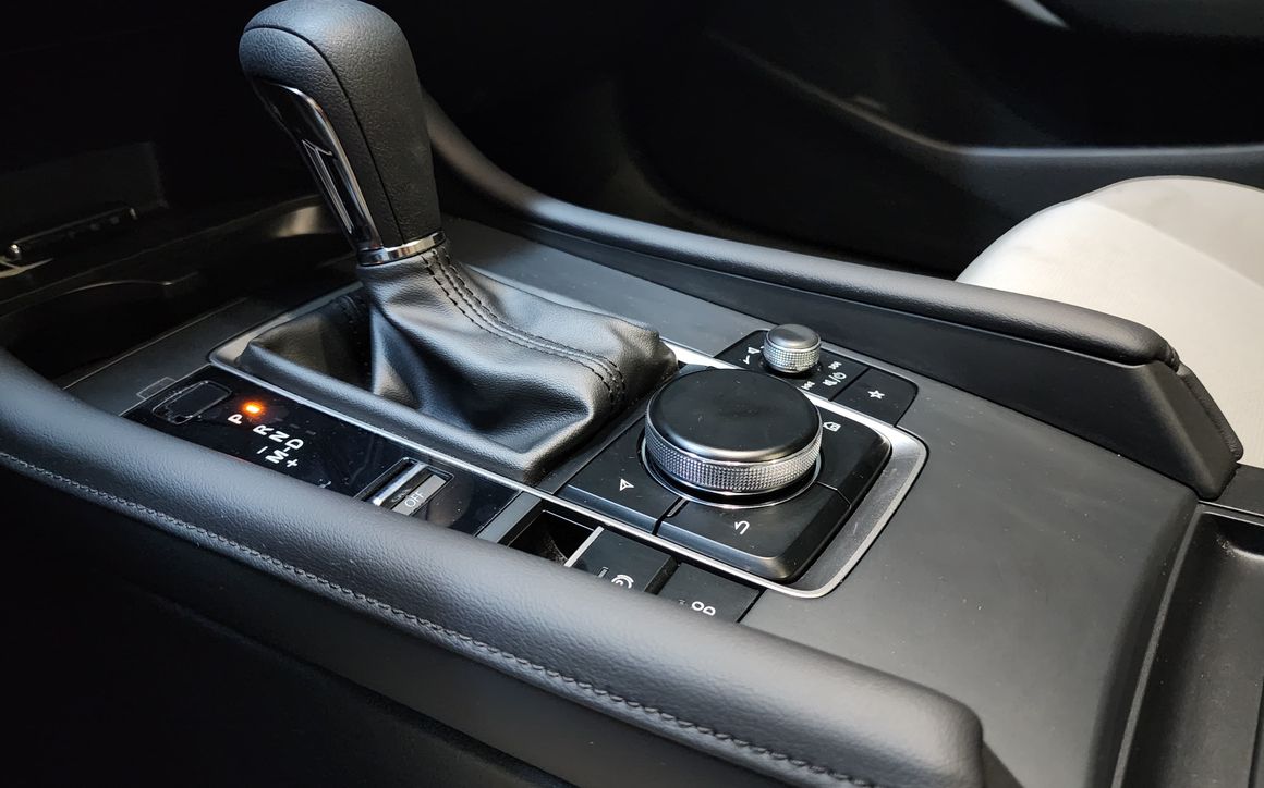 Mazda 3 - image 12