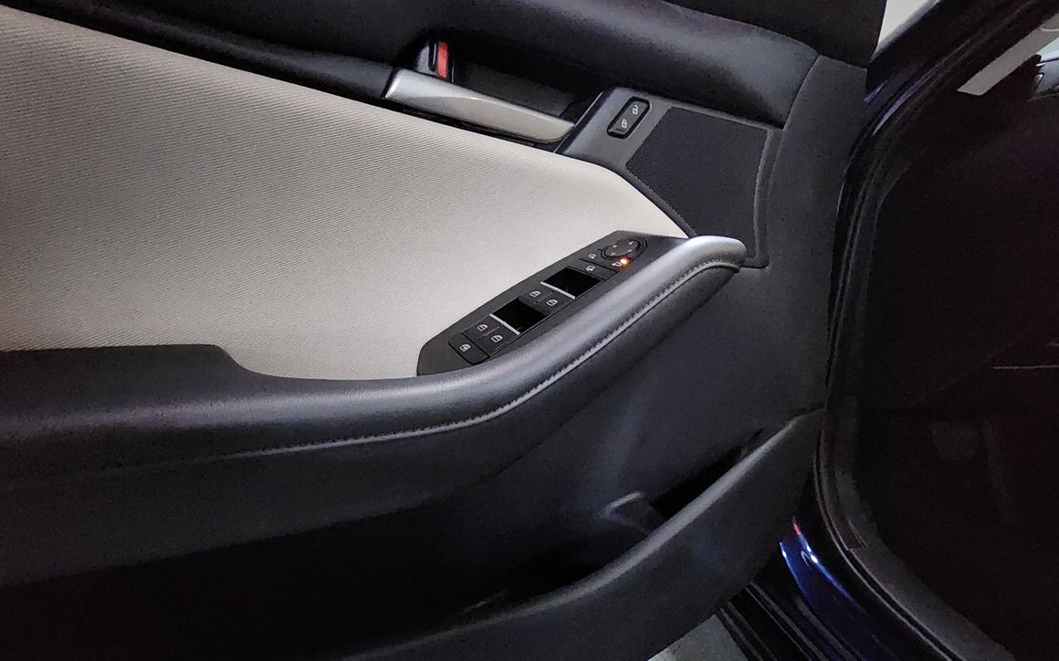 Mazda 3 - image 17