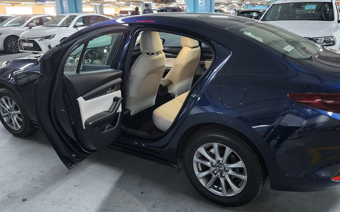 Mazda 3 - image 7