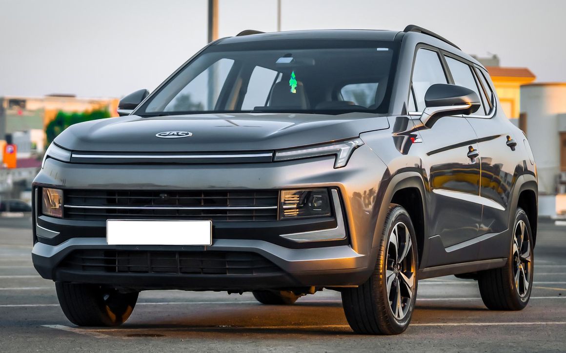 JAC S4 - image 1