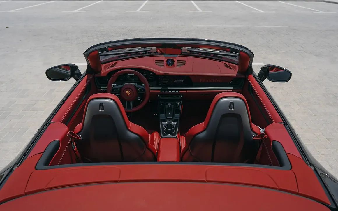 Porsche 911 GTS Cabriolet - image 6