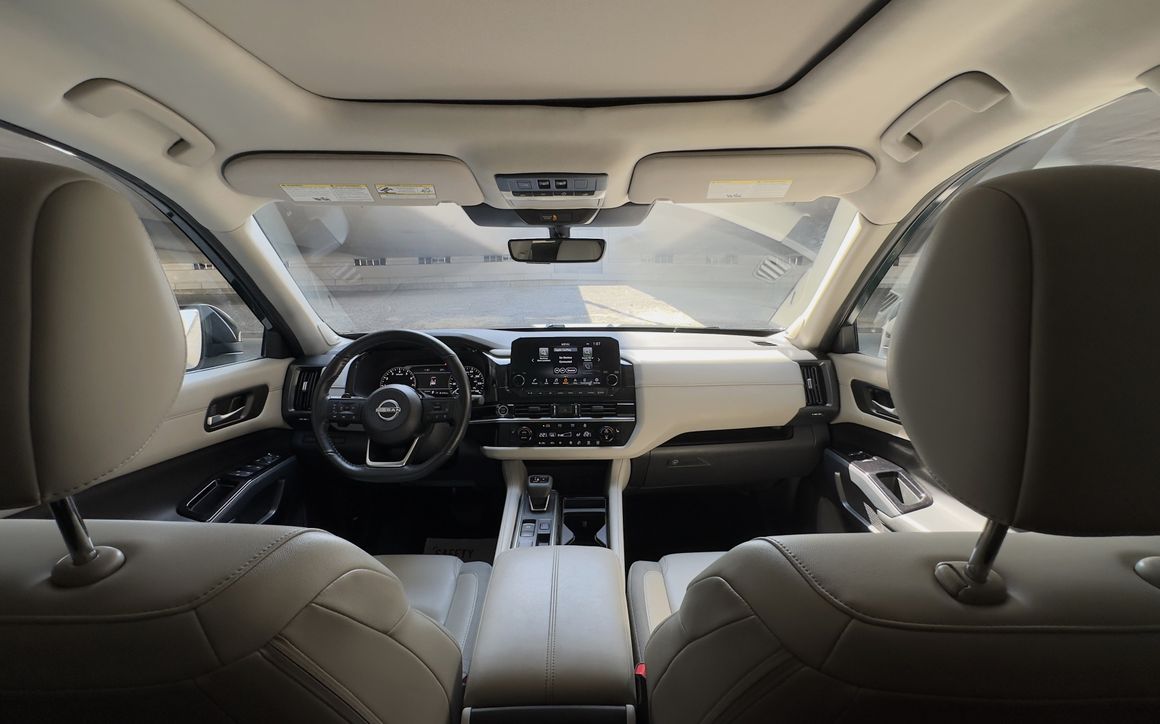 Nissan Pathfinder SL - image 8