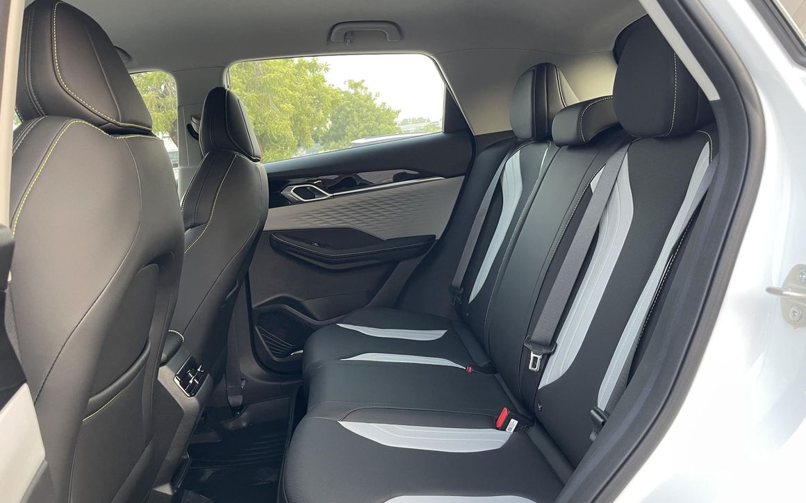 GEELY COOLRAY - image 10