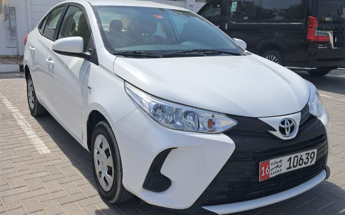 TOYOTA YARIS - image 3