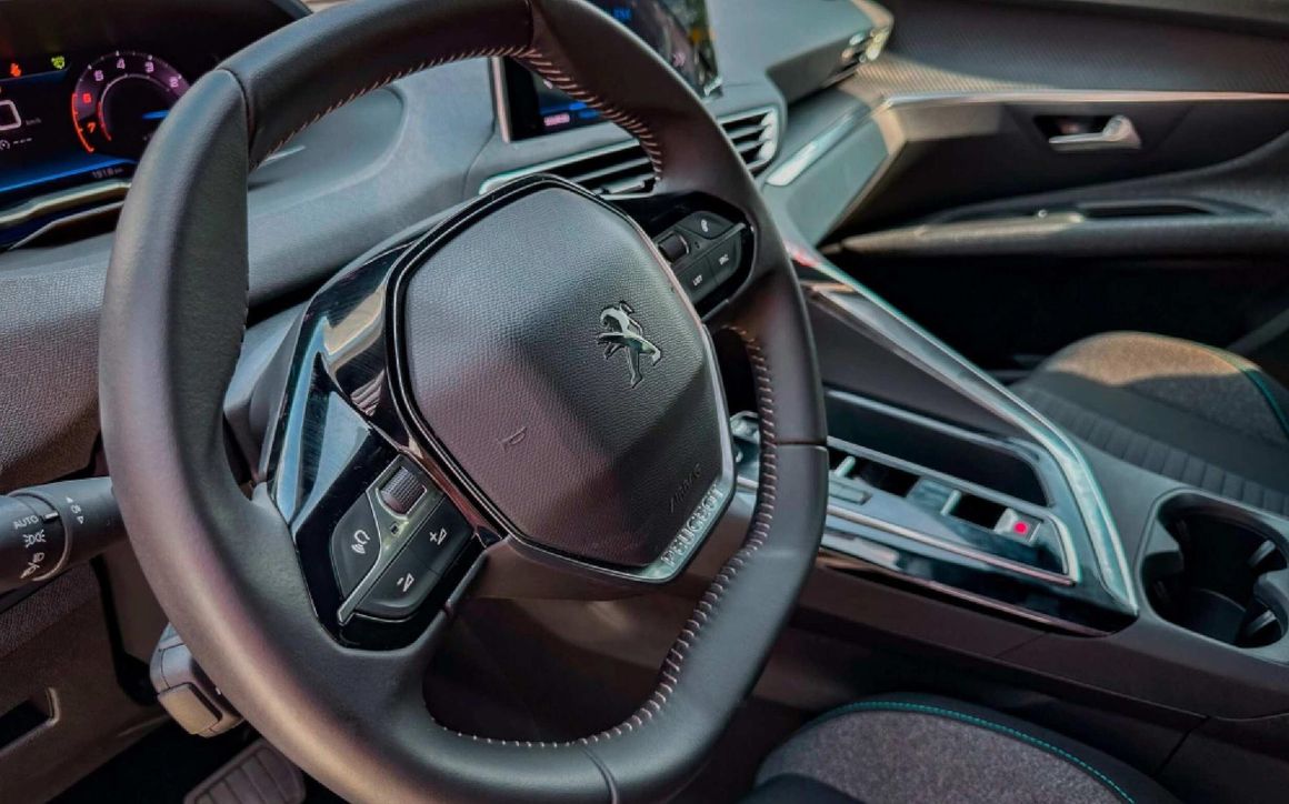 PEUGEOT 3008 - image 4
