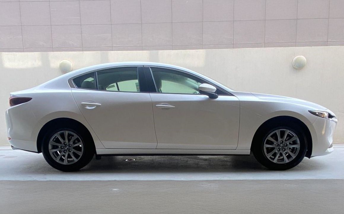 Mazda 3 - image 4