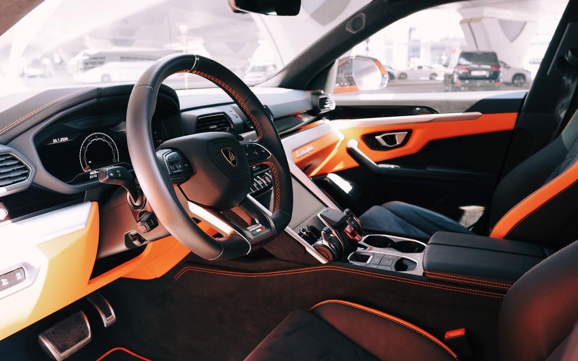 Lamborghini Urus S - image 12