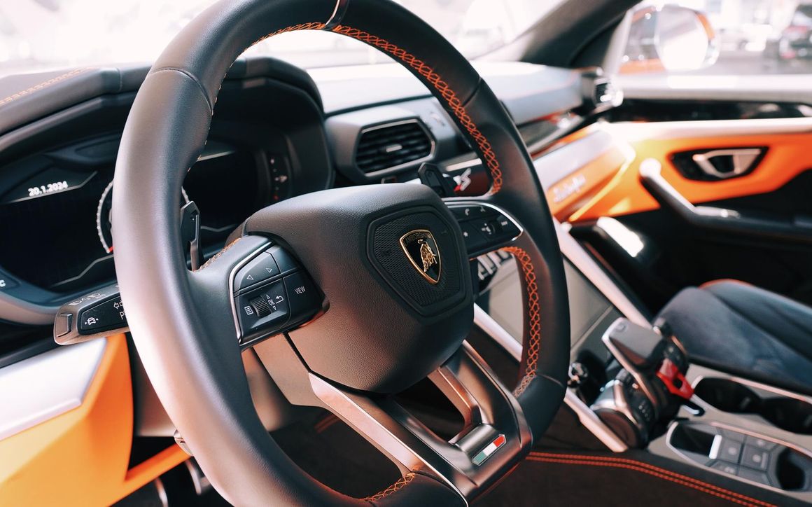 Lamborghini Urus S - image 13